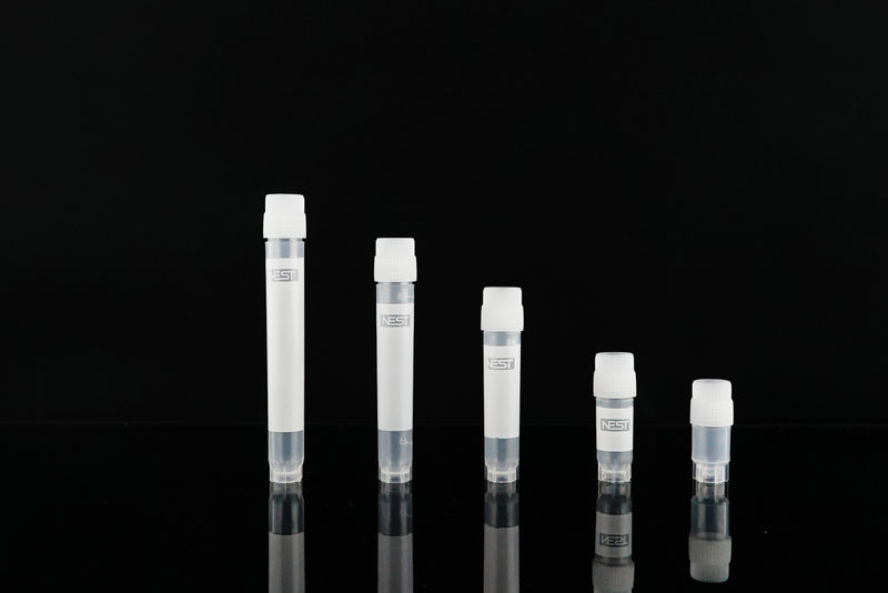 0.5ml Cryogenic Vial, Self-Standing, External Thread, sterile 50/pk, 500/box, 2000/cs