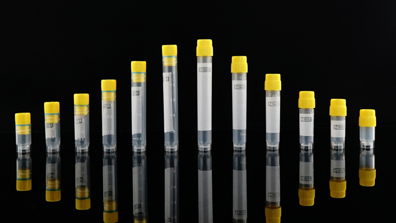 2D Barcode 0.5ml Cryogenic Vial, Self-Standing, External Thread, Sterile 50/pk, 500/box, 2000/cs